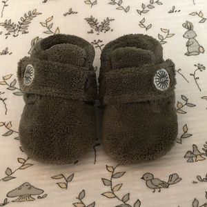 Ugg infant booties Bixbee in grey size 2-3 6-12 m